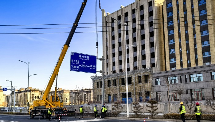 補齊城市設施短板 提升民生幸福指數——甘肅建投生態公司傾情傾力加快酒泉市城區標識標牌改造建設工作